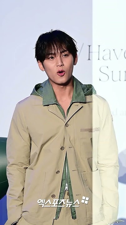 노란 수영복에 섹시한 몸매 어필하는 존예 처자