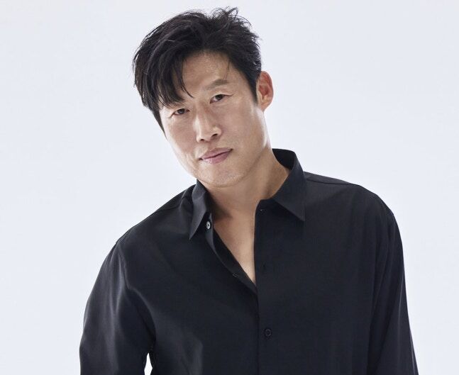 노란 수영복에 섹시한 몸매 어필하는 존예 처자