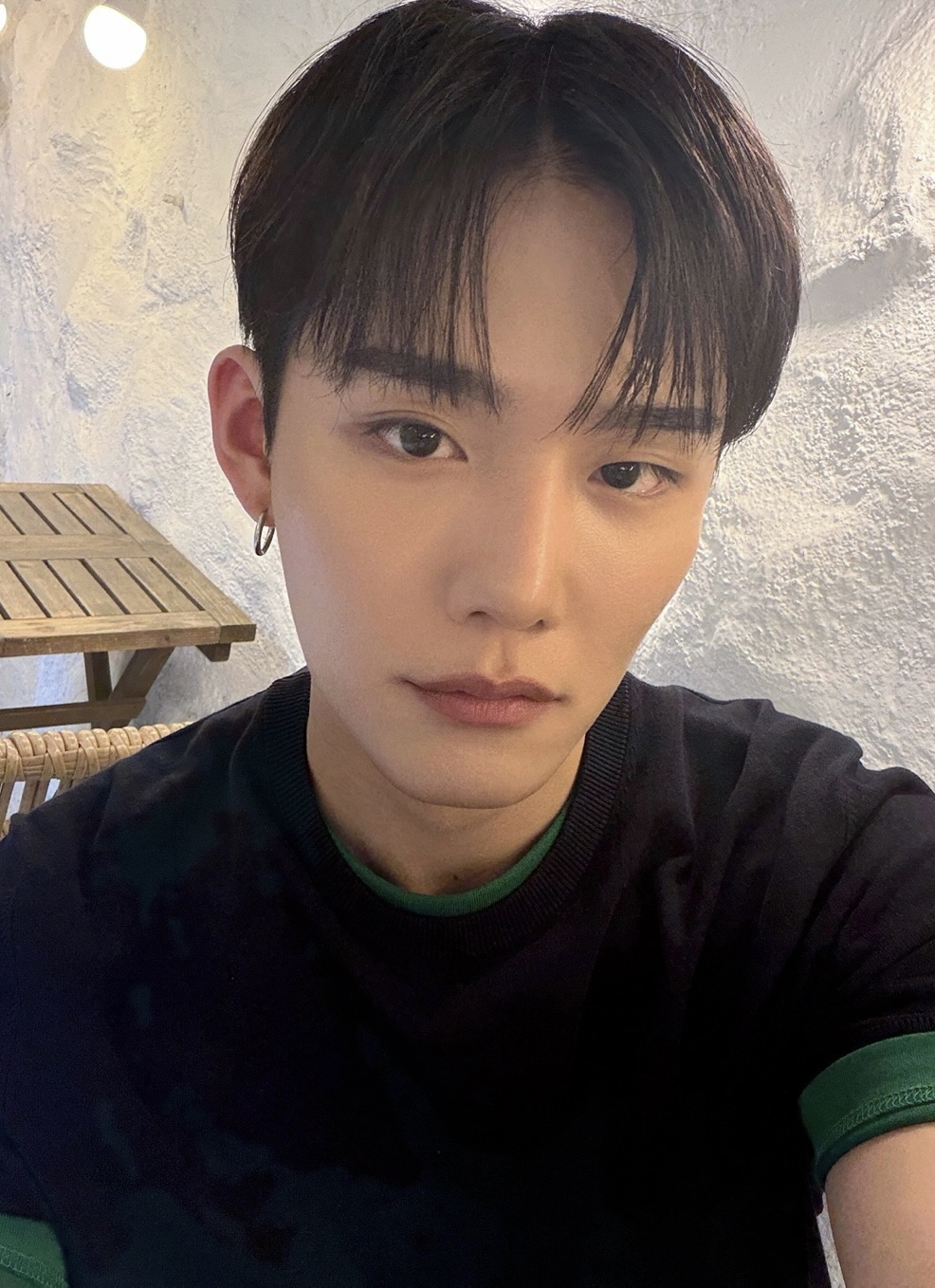 노란 수영복에 섹시한 몸매 어필하는 존예 처자
