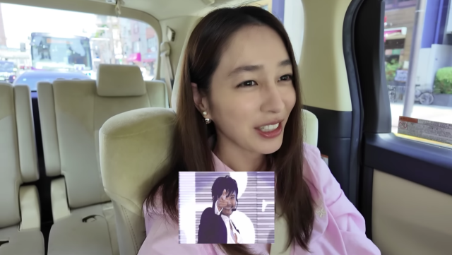 노란 수영복에 섹시한 몸매 어필하는 존예 처자