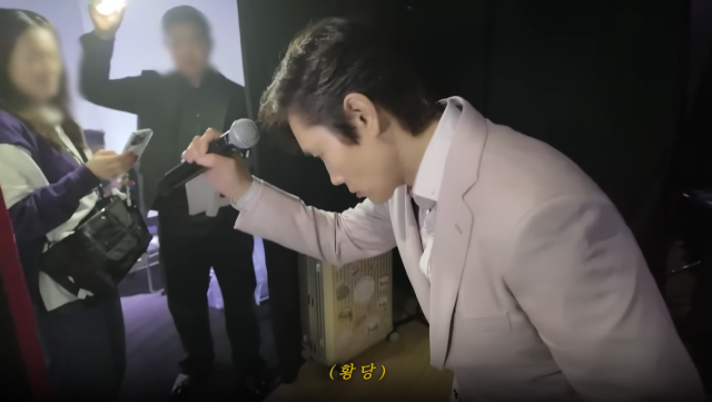 노란 수영복에 섹시한 몸매 어필하는 존예 처자
