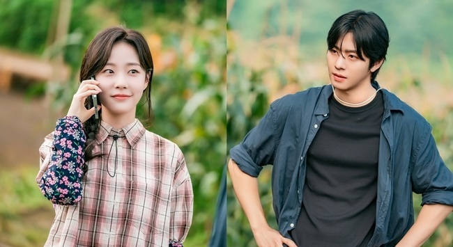 노란 수영복에 섹시한 몸매 어필하는 존예 처자