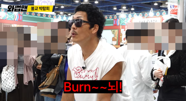 노란 수영복에 섹시한 몸매 어필하는 존예 처자