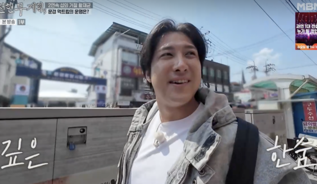 노란 수영복에 섹시한 몸매 어필하는 존예 처자