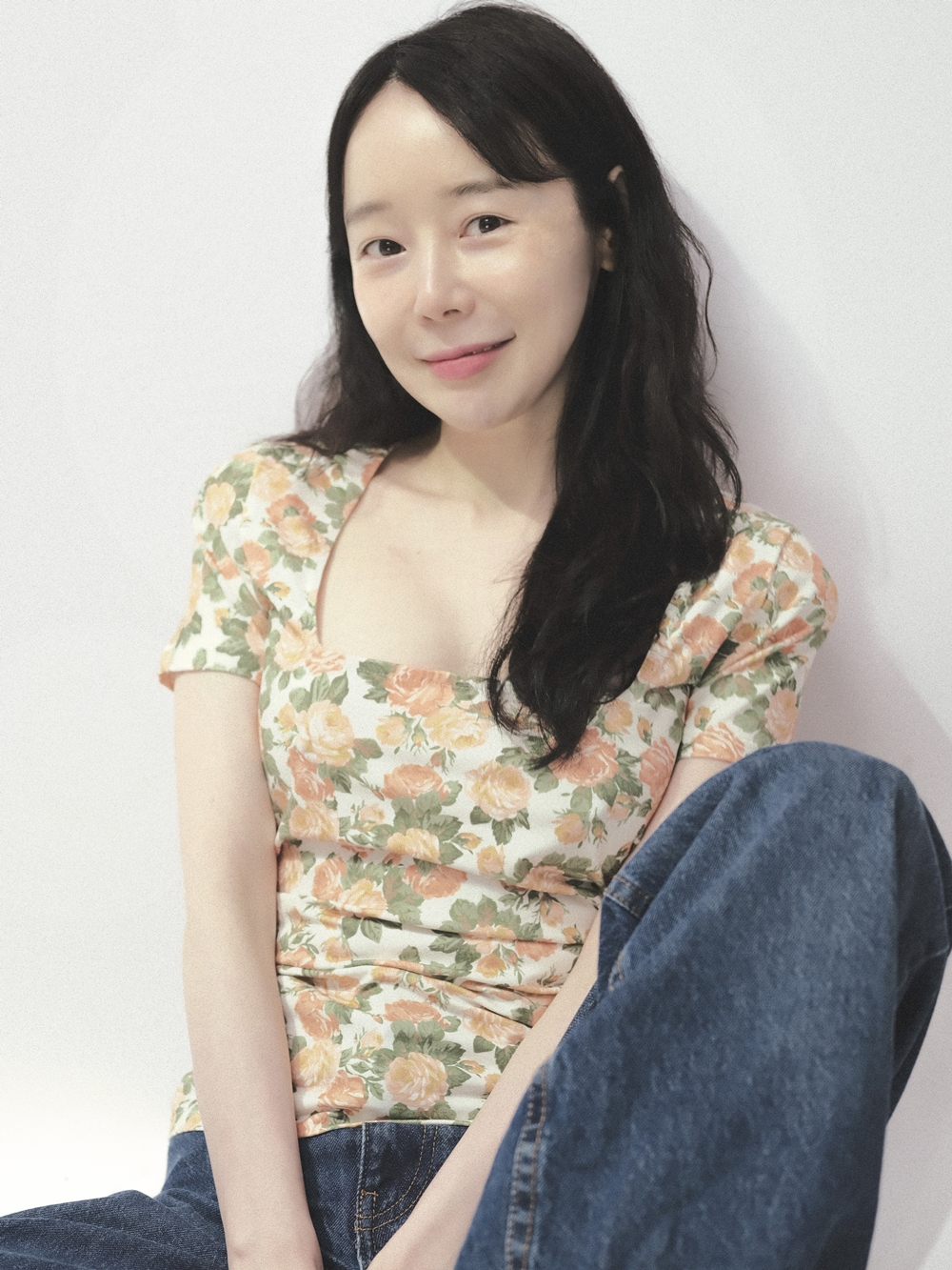 노란 수영복에 섹시한 몸매 어필하는 존예 처자