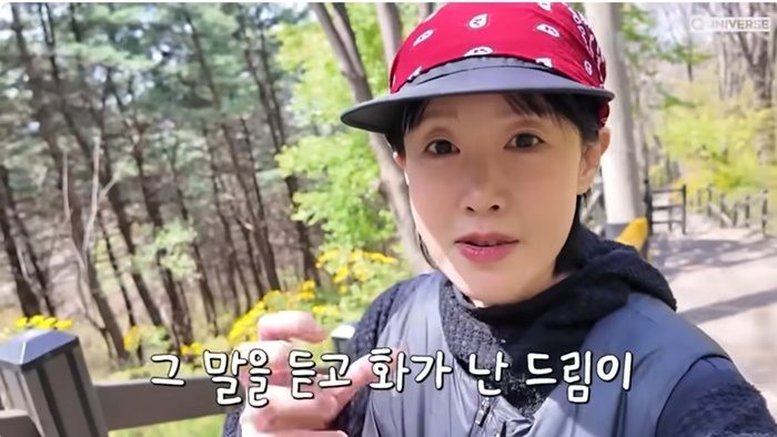 노란 수영복에 섹시한 몸매 어필하는 존예 처자