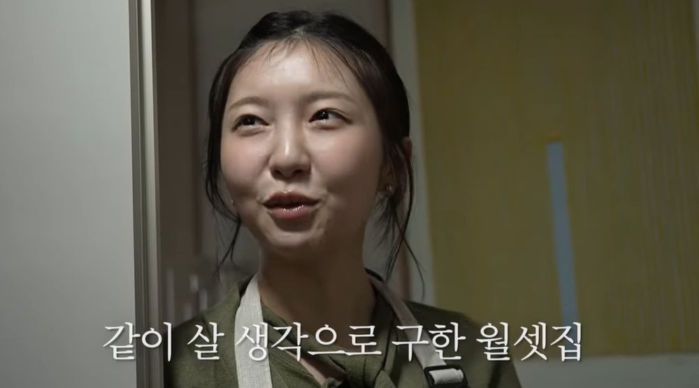 노란 수영복에 섹시한 몸매 어필하는 존예 처자