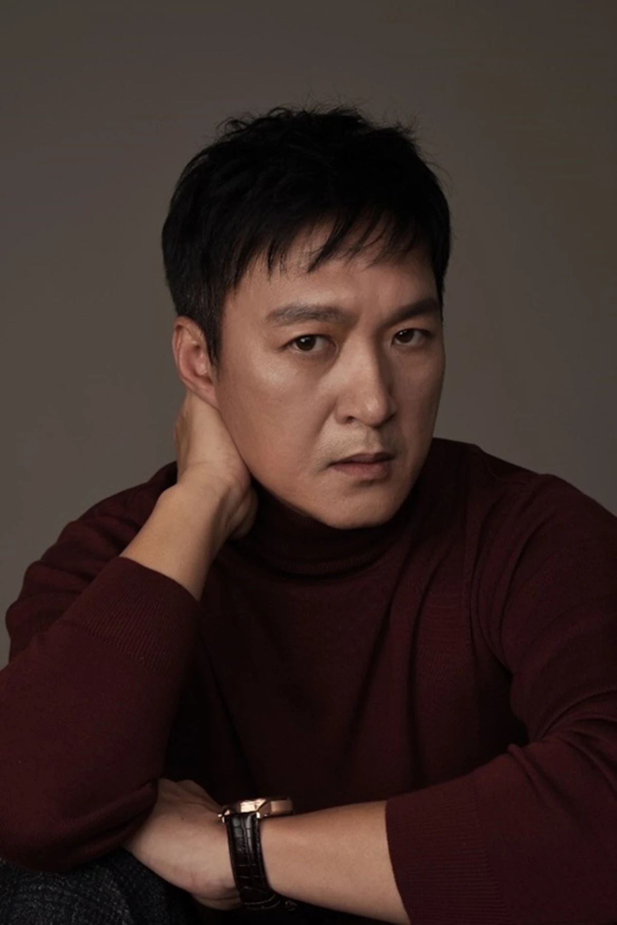 노란 수영복에 섹시한 몸매 어필하는 존예 처자