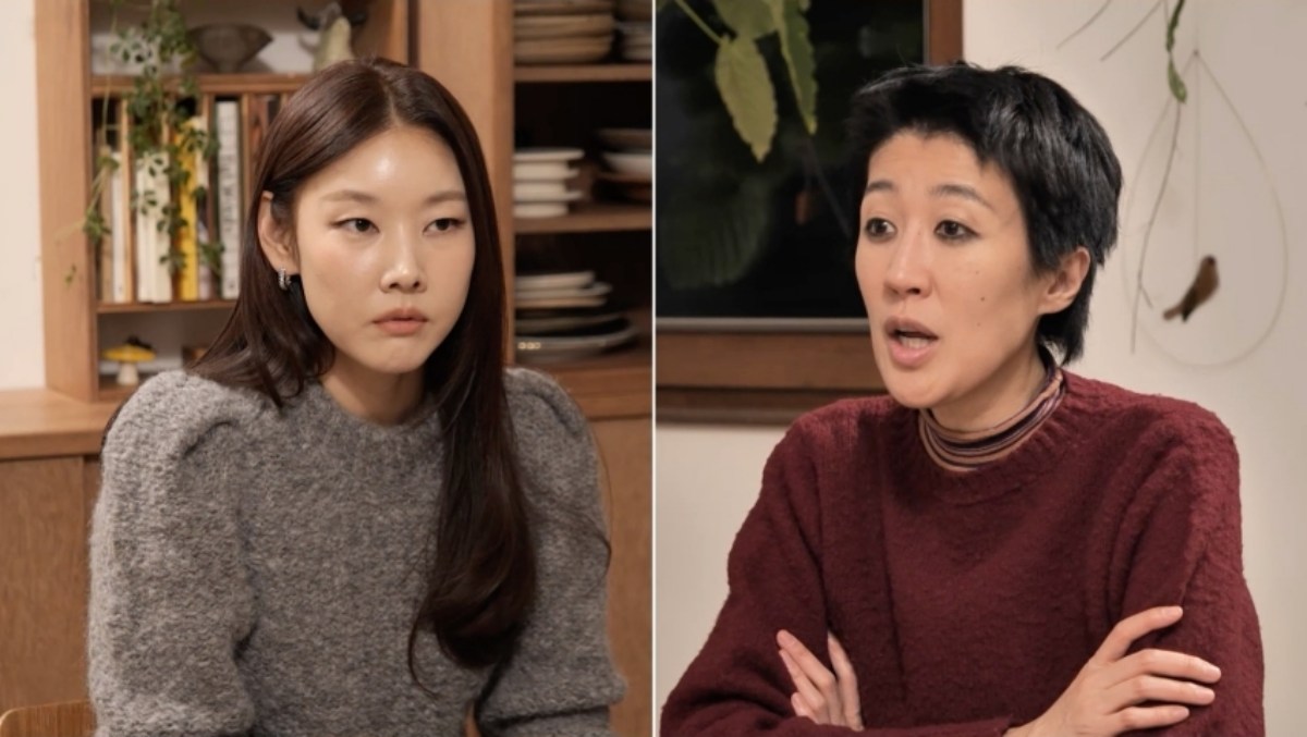 노란 수영복에 섹시한 몸매 어필하는 존예 처자