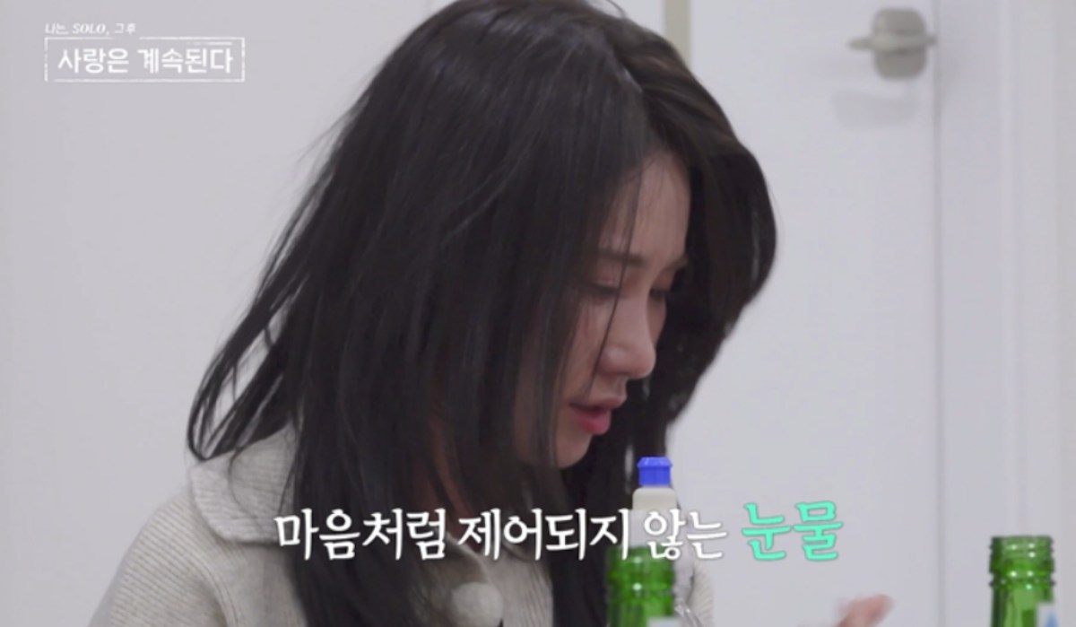 노란 수영복에 섹시한 몸매 어필하는 존예 처자