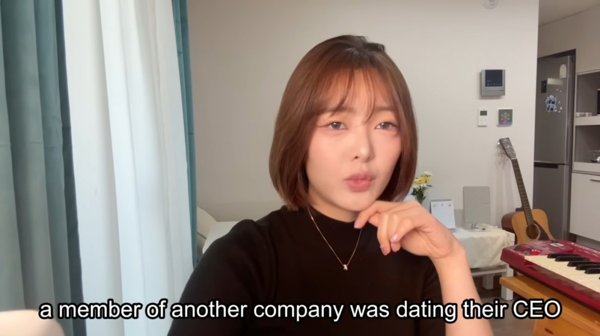 노란 수영복에 섹시한 몸매 어필하는 존예 처자