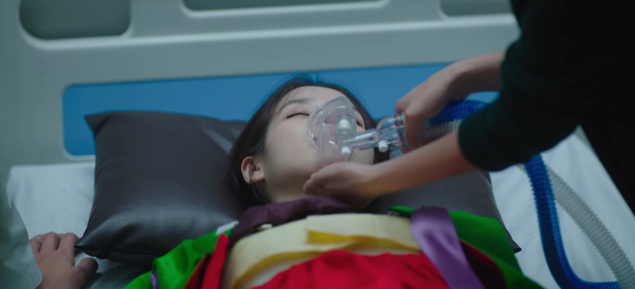노란 수영복에 섹시한 몸매 어필하는 존예 처자