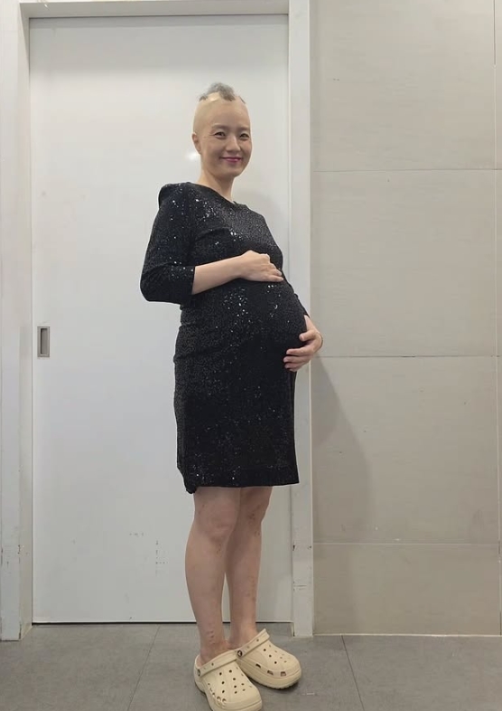 Ahn Young-mi Shocks Fans with 