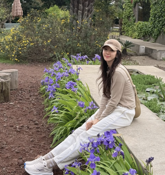 Park Han-byul Shares Pride as Jeju Cafe Owner: 