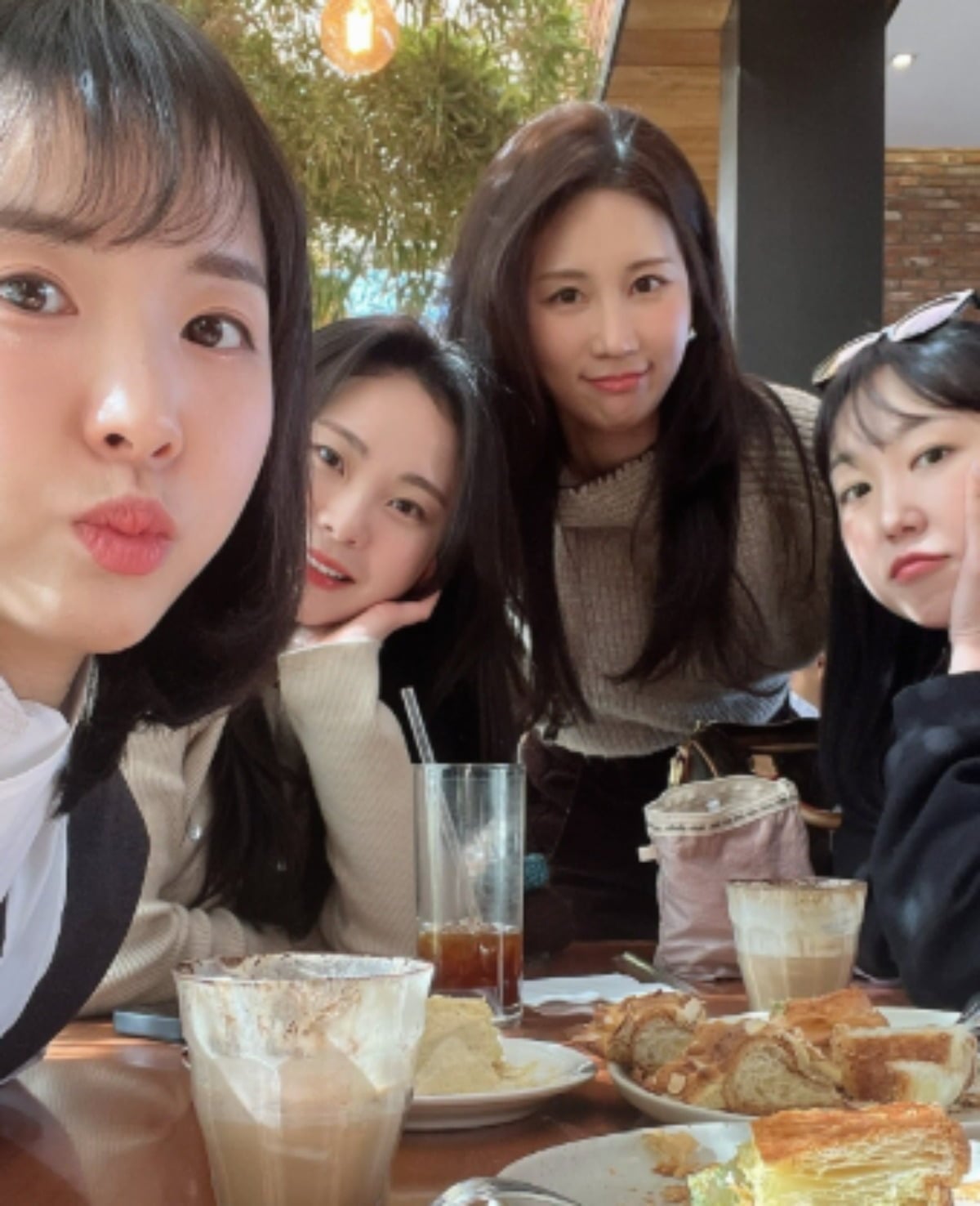'I Am Solo' 27th Gen Hyun-sook has personally shared her stance on social media regarding allegations that she led the bullying of 25th Gen Young-ja.
