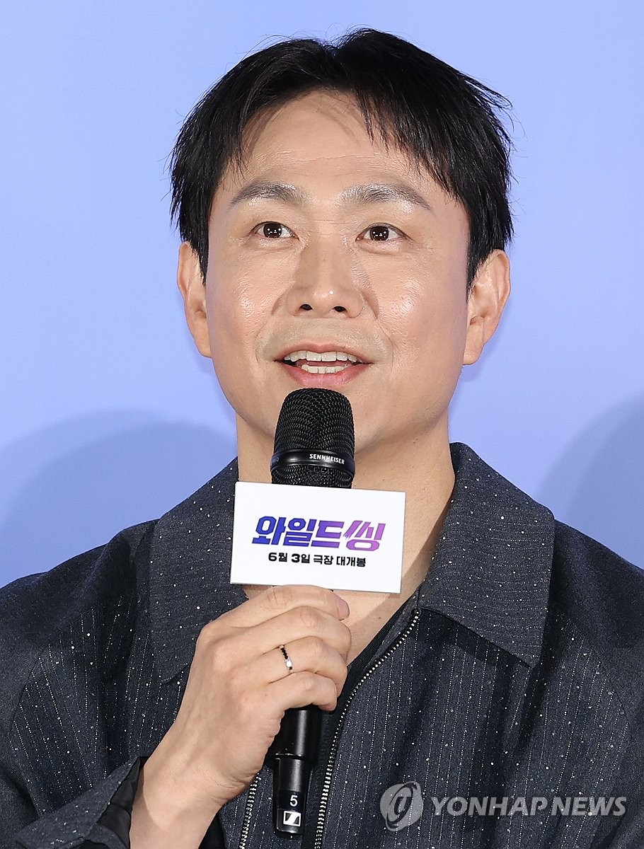 Oh Jung-se giving a greeting (Seoul=Yonhap News) Reporter Lee Jae-hee = Actor Oh Jung-se is giving a greeting at the production briefing for the movie 'Wild Thing' held at Lotte Cinema Konkuk University Entrance in Gwangjin-gu, Seoul on the 7th. 2026.5.7