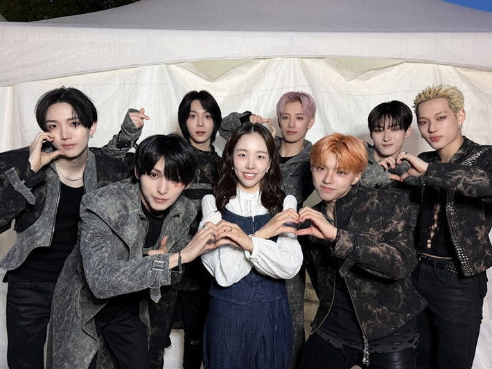 Baek A-yeon and ALL(H)OURS Light Up Local and University Festivals!