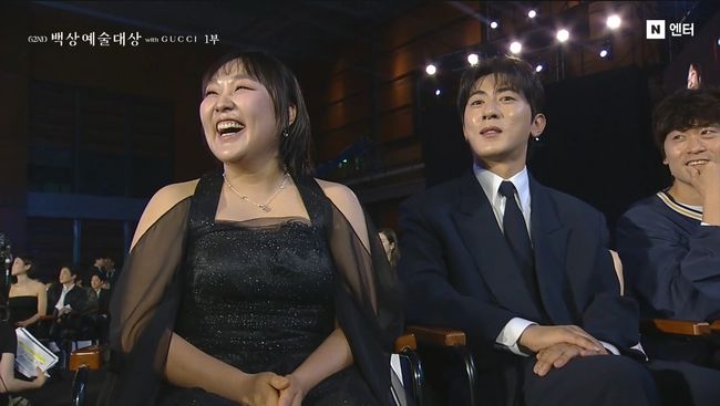 Shin Dong-yeop Playfully Suggests Lee Su-ji and Kim Won-hoon for a Passionate Melodrama at the 62nd Baeksang Arts Awards!