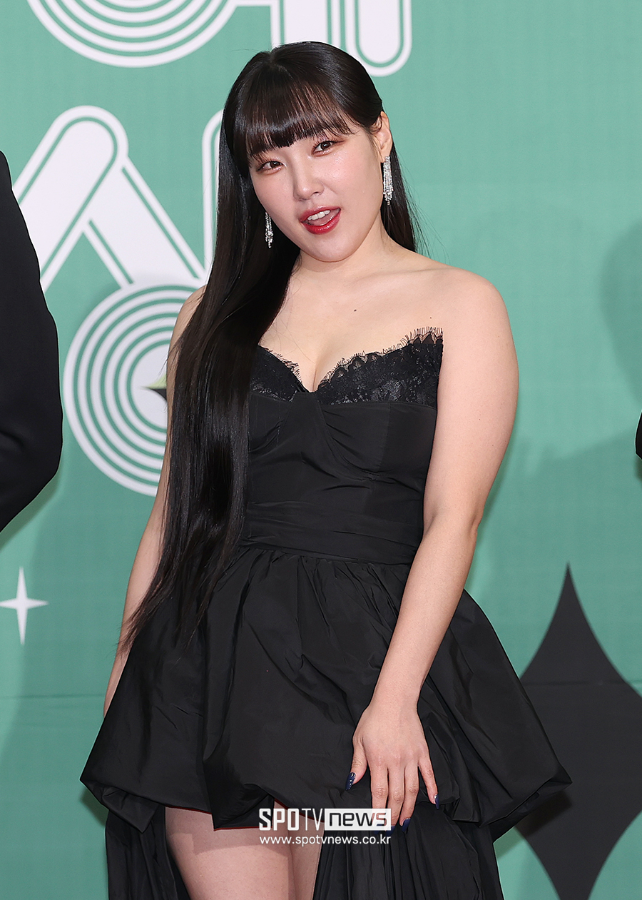 Lee Eun-ji Says Goodbye to 'Gayo Gwangjang' After 3 Years: "It's Not Stepping Down, It's Graduation!" Lee Eun-ji Says Goodbye to 'Gayo Gwangjang' After 3 Years: