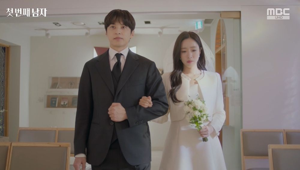 Ham Eun-jung Kidnapped Mid-Wedding, Park Gun-il Assaults Yoon Sun-woo in 'The First Man'