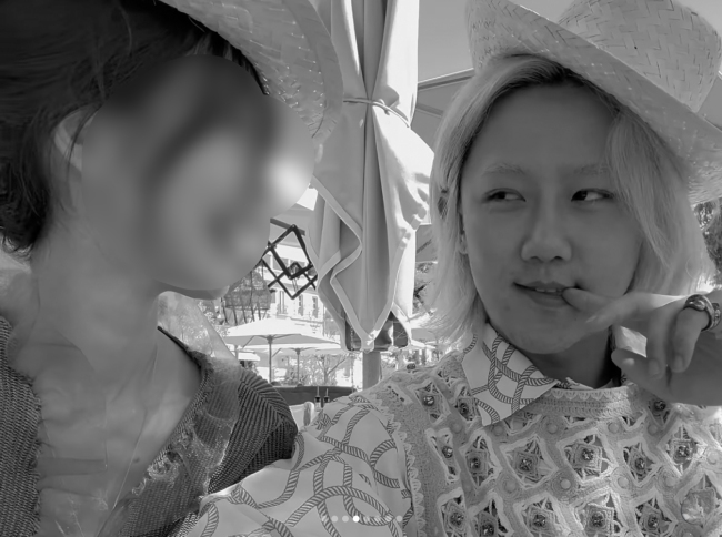 노란 수영복에 섹시한 몸매 어필하는 존예 처자