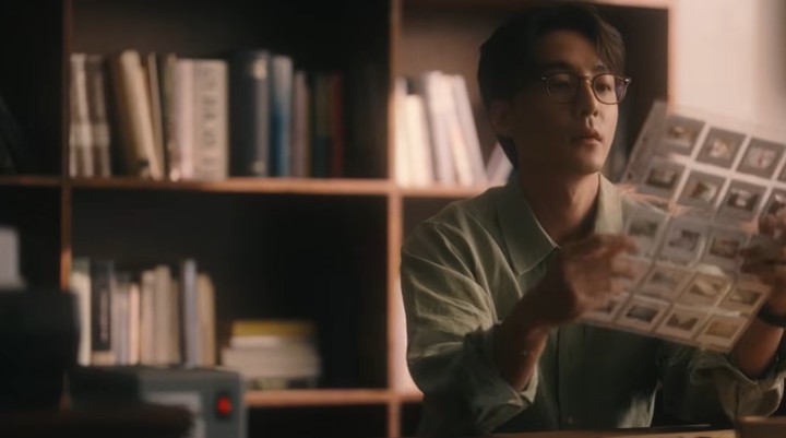노란 수영복에 섹시한 몸매 어필하는 존예 처자