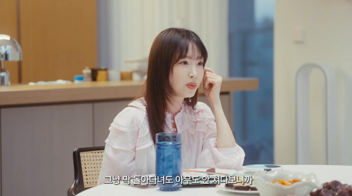 Kang Ye-won Opens Up About Her Epicanthoplasty Restoration: "I Can Walk Around Without Being Recognized!" Kang Ye-won Opens Up About Her Epicanthoplasty Restoration: