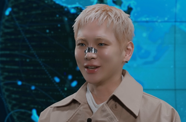 노란 수영복에 섹시한 몸매 어필하는 존예 처자