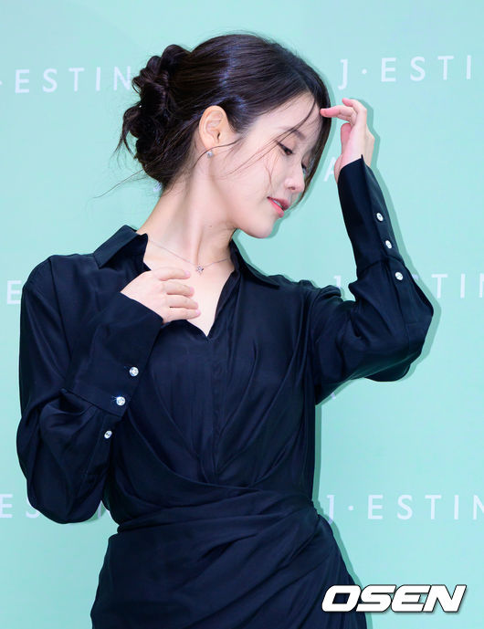 바람에 흩날리는 머릿결