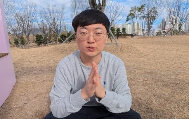 노란 수영복에 섹시한 몸매 어필하는 존예 처자