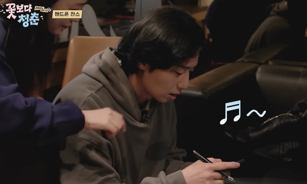 Star PD and Golden Casting Win Big! 'Youth Over Flowers' Hits #1 for Two Weeks Straight Star PD and Golden Casting Win Big! 'Youth Over Flowers' Hits #1 for Two Weeks Straight