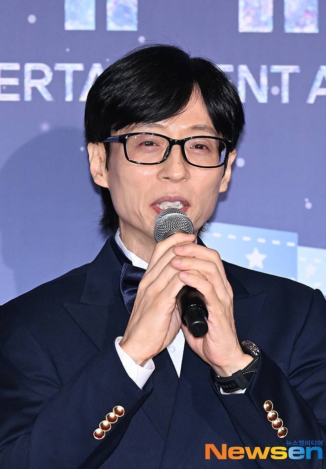 Yoo Jae Suk's Kindness Knows No Bounds! The Heartwarming Story of How He Boosted a Rookie Writer's Pride Yoo Jae Suk's Kindness Knows No Bounds! The Heartwarming Story of How He Boosted a Rookie Writer's Pride