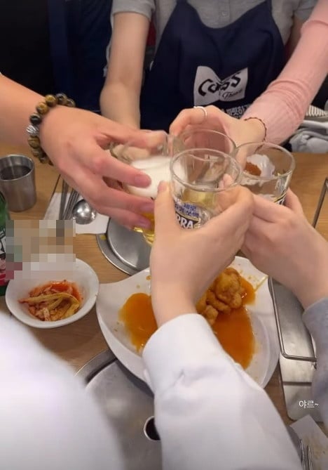 Photo=Shin Ji-hyo SNS