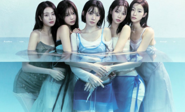노란 수영복에 섹시한 몸매 어필하는 존예 처자