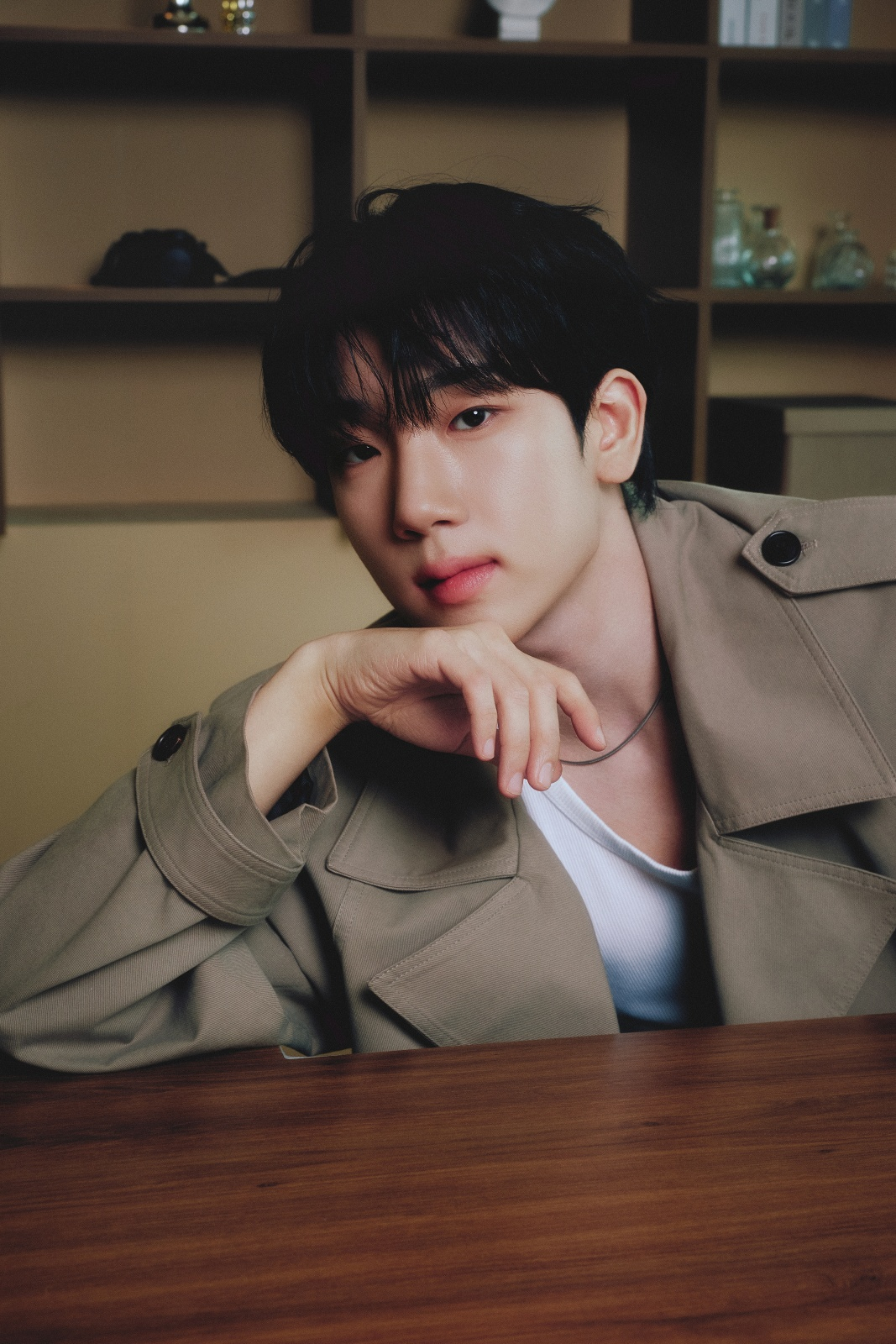 노란 수영복에 섹시한 몸매 어필하는 존예 처자