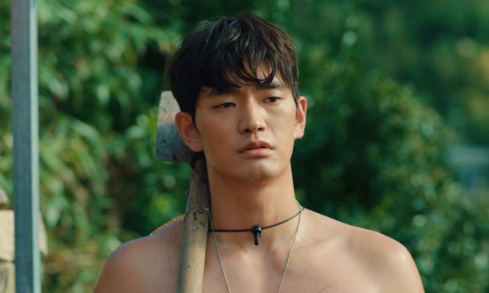 노란 수영복에 섹시한 몸매 어필하는 존예 처자
