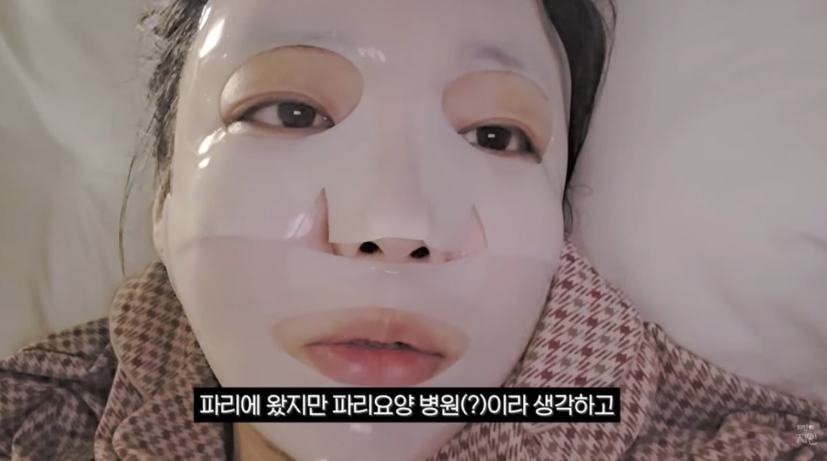 노란 수영복에 섹시한 몸매 어필하는 존예 처자
