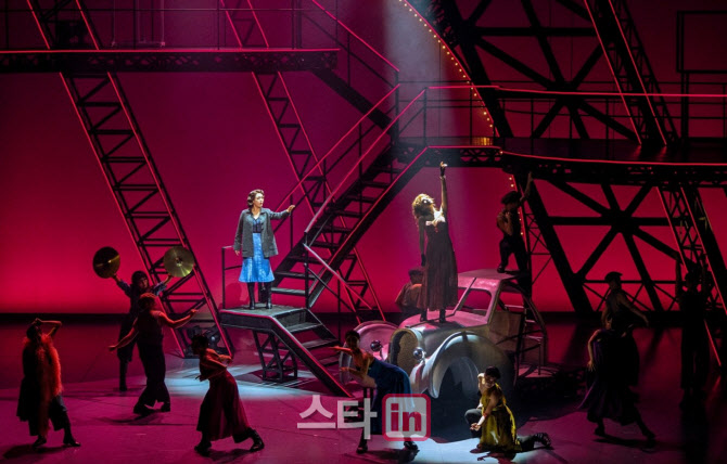 A performance scene from the musical 'Lempicka'