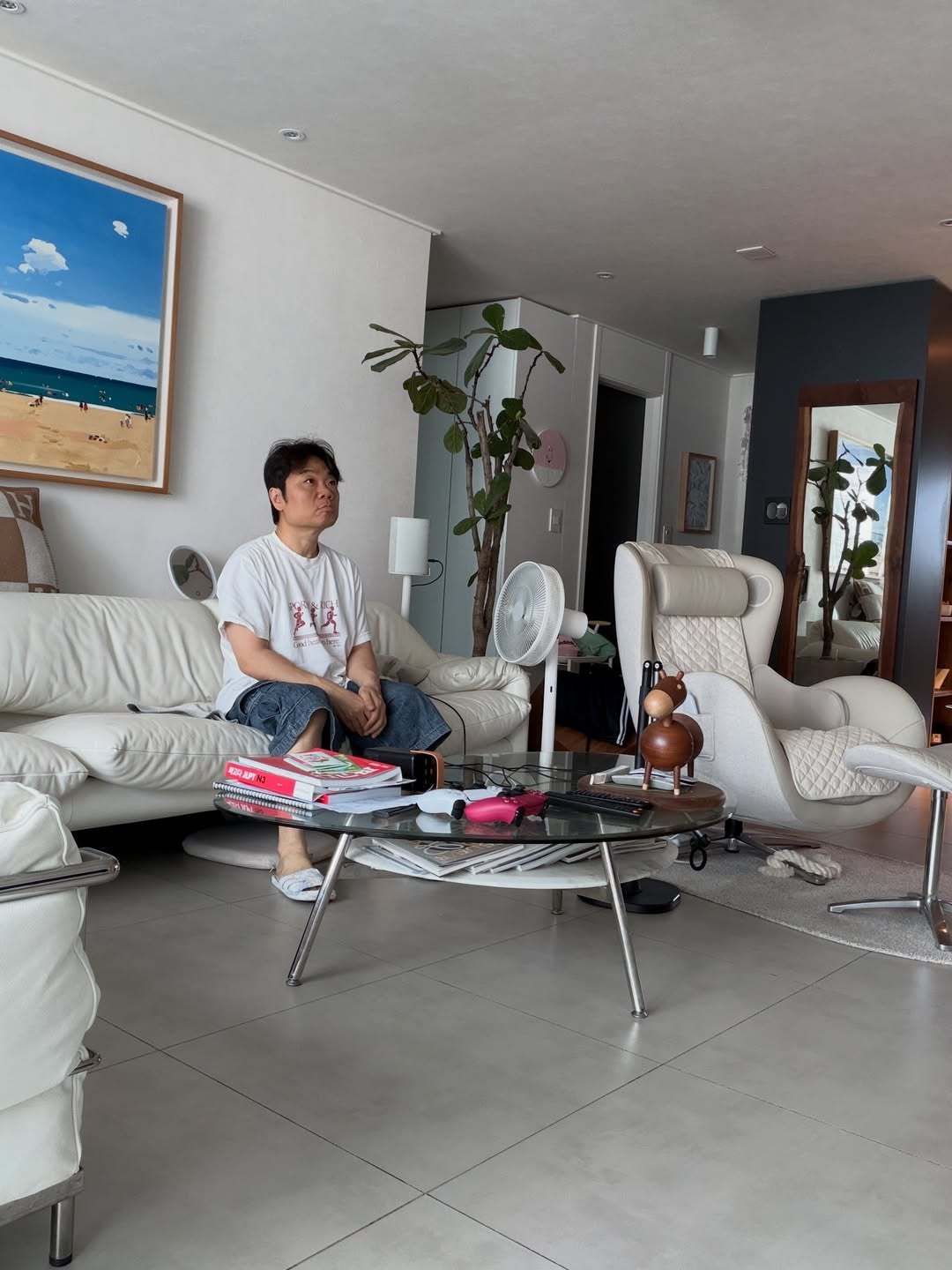 노란 수영복에 섹시한 몸매 어필하는 존예 처자