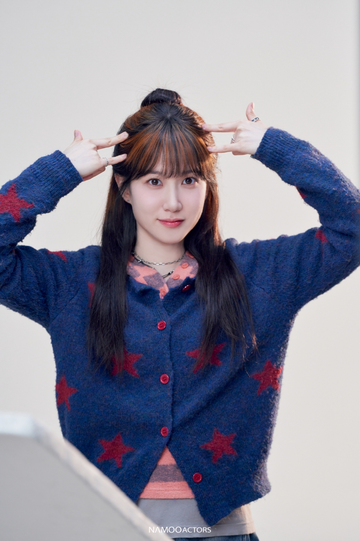 노란 수영복에 섹시한 몸매 어필하는 존예 처자