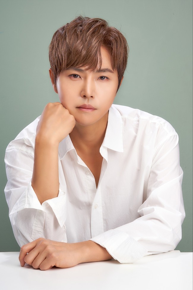 Jung Dong-ha Returns to 'Immortal Songs'—Will He Add an 18th Trophy to His Collection? Jung Dong-ha Returns to 'Immortal Songs'—Will He Add an 18th Trophy to His Collection?
