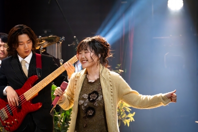 AKMU's Lee Suhyun Shares Heartfelt Confession: "Music Helped Me Rise Again" on 'Space Gonggam' 4 EBS ‘스페이스 공감’ 제공
