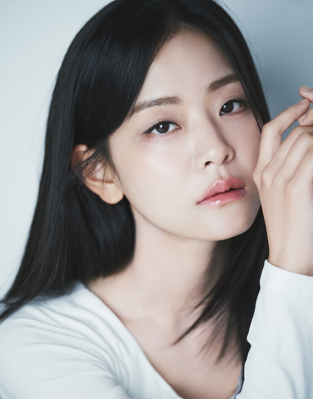 노란 수영복에 섹시한 몸매 어필하는 존예 처자