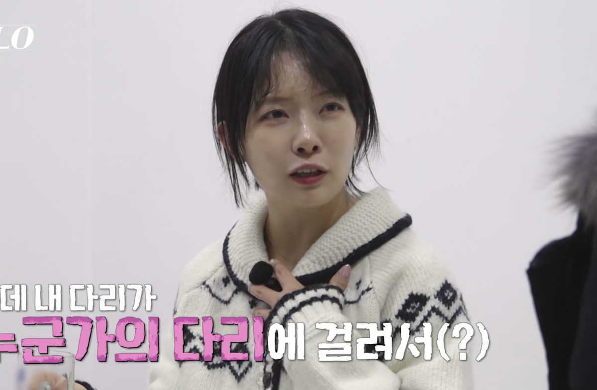노란 수영복에 섹시한 몸매 어필하는 존예 처자