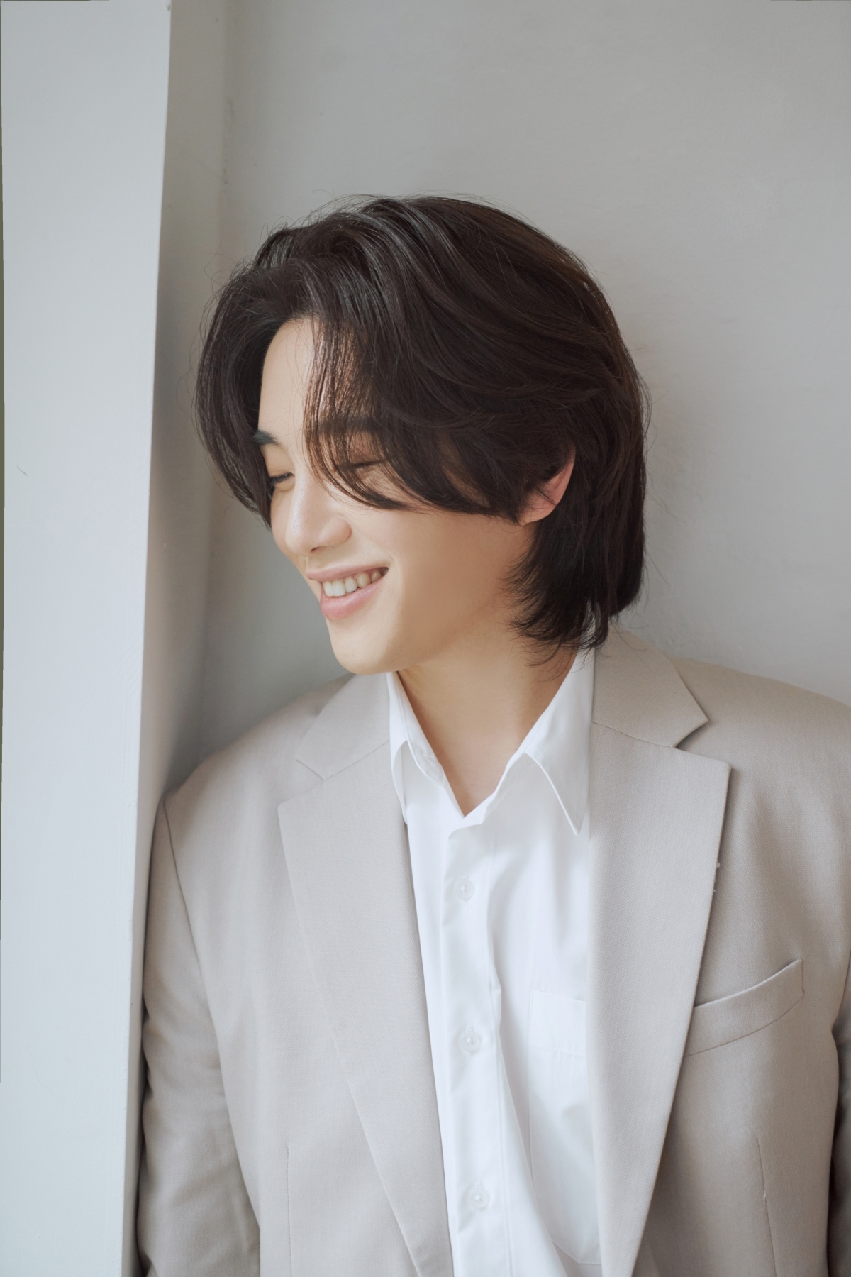 노란 수영복에 섹시한 몸매 어필하는 존예 처자