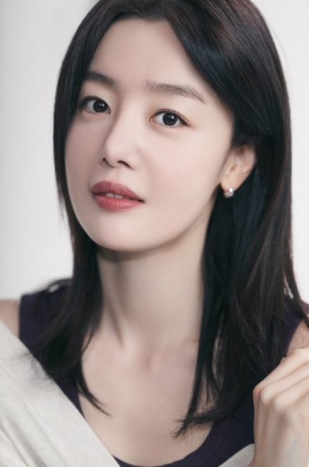 노란 수영복에 섹시한 몸매 어필하는 존예 처자