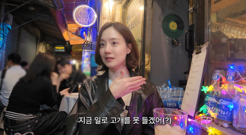 노란 수영복에 섹시한 몸매 어필하는 존예 처자