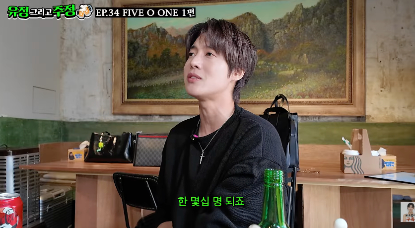 노란 수영복에 섹시한 몸매 어필하는 존예 처자