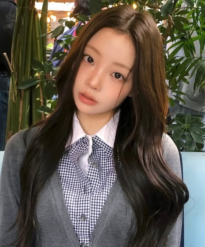 노란 수영복에 섹시한 몸매 어필하는 존예 처자