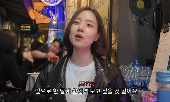 노란 수영복에 섹시한 몸매 어필하는 존예 처자